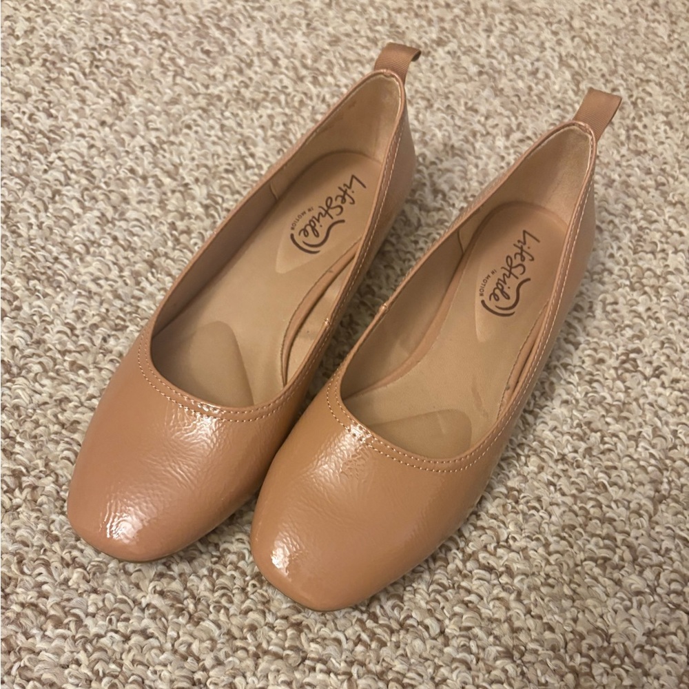 Life Stride Tan Leather Flats